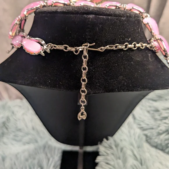 1950s Vintage Thermoset Barbie Pink 3 Piece Jewelry Set - Picture 4 of 15